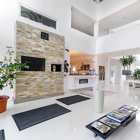 Designhotel Youngstar 3*