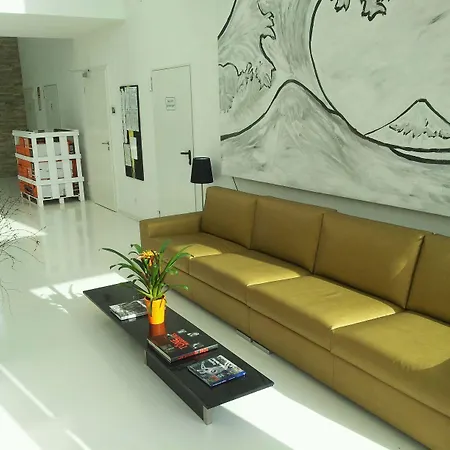 Designhotel Youngstar Hotell 3*