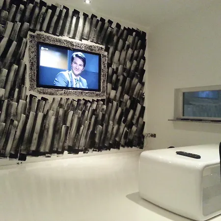 מלון Designhotel Youngstar 3*